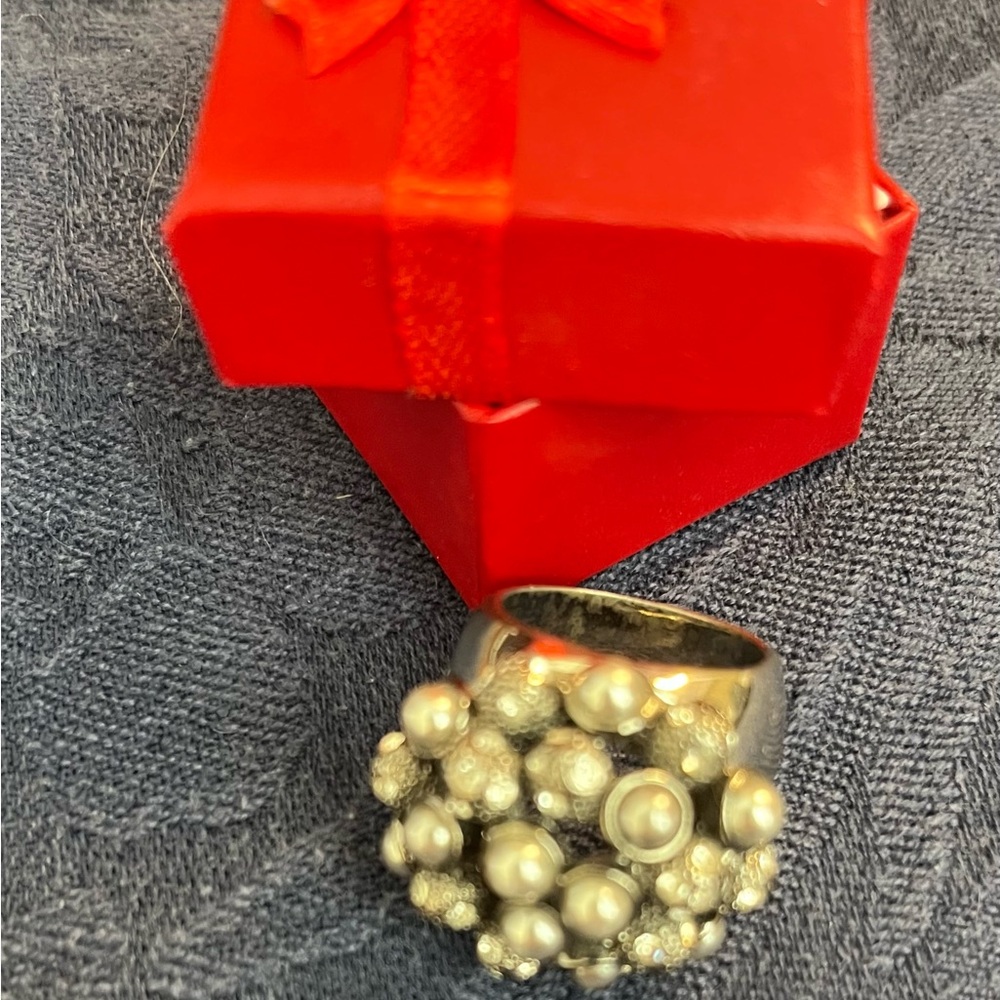 Lia Sophia Silver Pearl Statement Ring size 8 - Picture 3 of 10